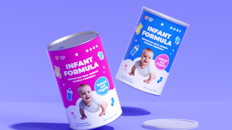 两个婴儿奶粉复合罐带盖子